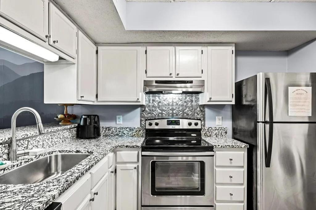 Views & Fireplace - Minutes To Gburg And Ober - Condo Gatlinburg Exterior foto